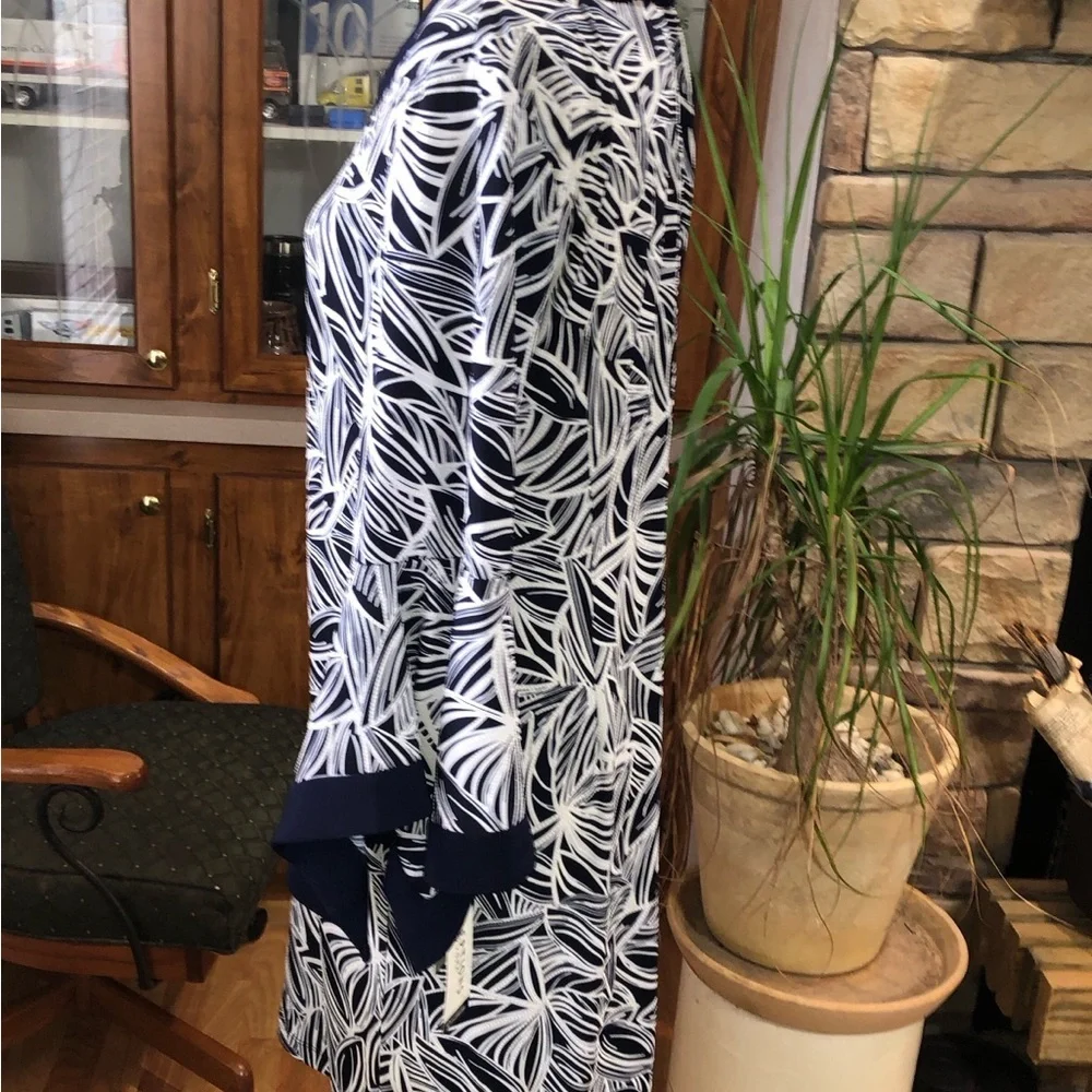NWT PERCEPTIONS NEW YORK SIZE 12 NAVY BLUE & WHITE TEXTURED LEAF PATTERN